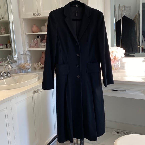 Hugo Boss winter coat - Picture 2 of 12